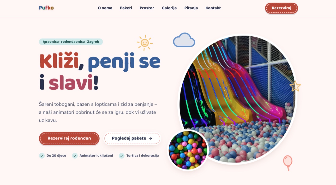 Naslovnica koncepta Pufko: šarena stranica igraonice s naslovom „Kliži, penji se i slavi!” i gumbom za rezervaciju rođendana